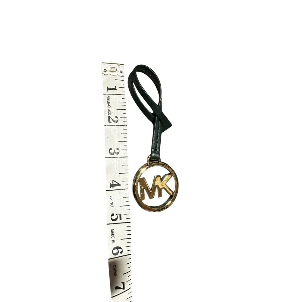 MICHAEL KORS GOLD MK LOGO CHARM / OLIVE GREEN LEATHER STRAP HANDBAG FOB Hang Tag